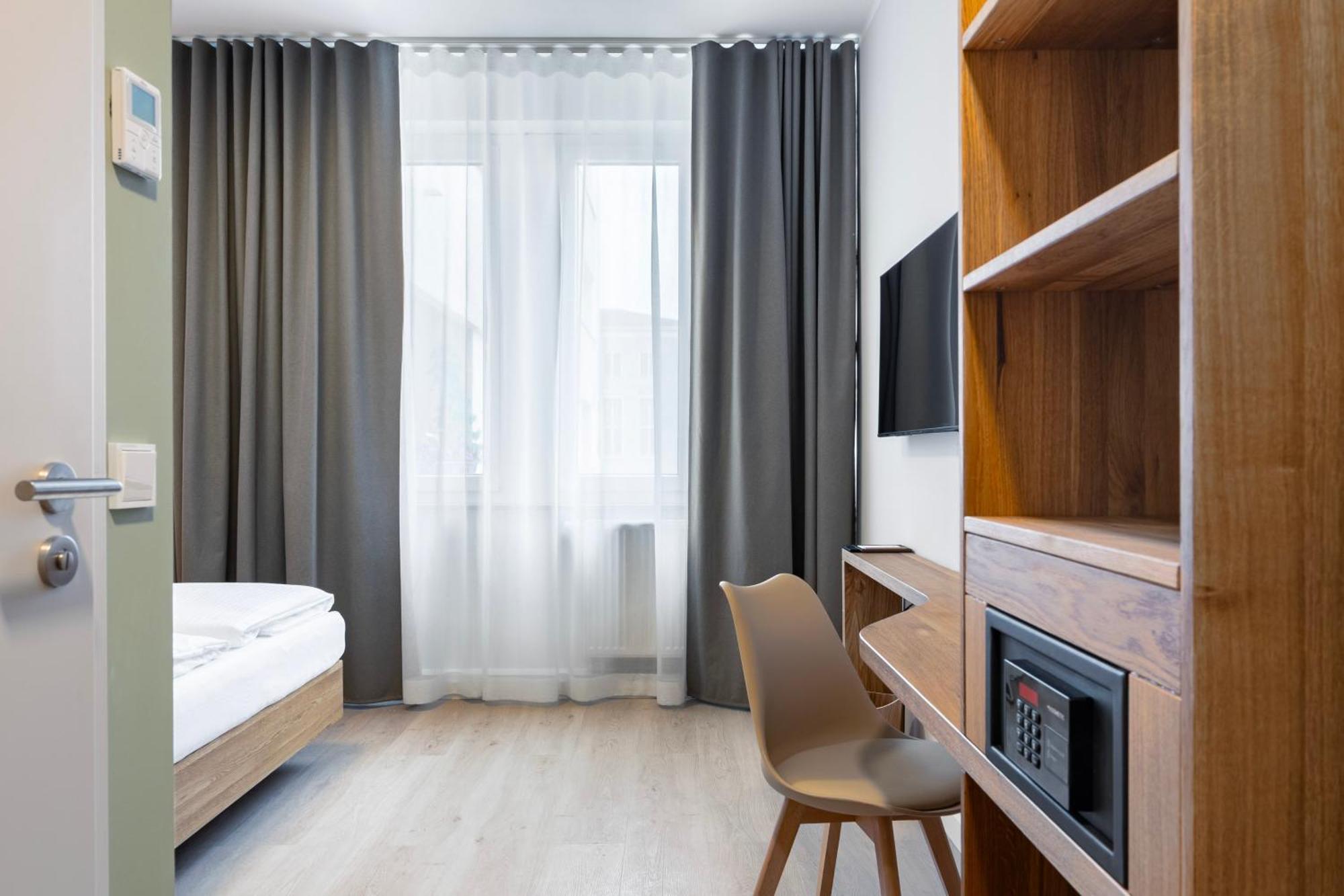 Hotel Columbia Berlin Am Platz Der Luftbruecke — Fotos 3